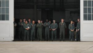 在五角大楼结束疫苗要求后，流感使空军基地的数十名士兵感到恶心- NBC新闻
